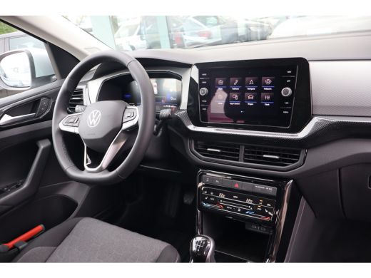 Volkswagen T-Cross Life Edition Inclusief €2000,- inruilvoordeel | 'App-Connect' draadloze smartphone integratie | A... ActivLease financial lease