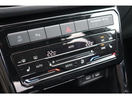Volkswagen T-Cross Life Edition Inclusief €2000,- inruilvoordeel | 'App-Connect' draadloze smartphone integratie | A... ActivLease financial lease