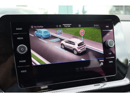 Volkswagen T-Cross Life Edition Inclusief €2000,- inruilvoordeel | 'App-Connect' draadloze smartphone integratie | A... ActivLease financial lease