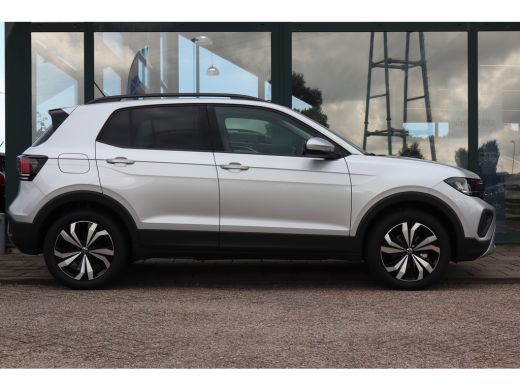 Volkswagen T-Cross Life Edition Inclusief €2000,- inruilvoordeel | 'App-Connect' draadloze smartphone integratie | A... ActivLease financial lease