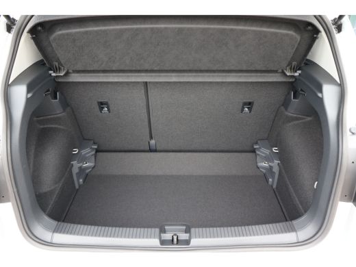 Volkswagen T-Cross Life Edition Inclusief €2000,- inruilvoordeel | 'App-Connect' draadloze smartphone integratie | A... ActivLease financial lease