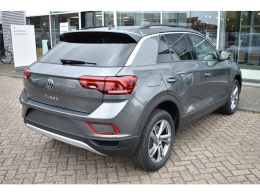 Volkswagen T-Roc Life Edition | 'App-Connect' draadloze smartphone integratie | 'App-Connect' smartphone integrati... ActivLease financial lease