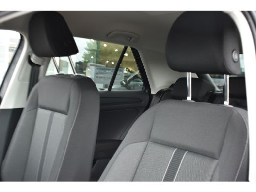 Volkswagen T-Roc Life Edition | 'App-Connect' draadloze smartphone integratie | 'App-Connect' smartphone integrati... ActivLease financial lease