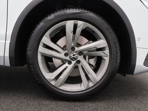 Volkswagen Tiguan 1.4 TSi 245 Pk Automaat eHybrid R-Line Business+ | Adaptive Cruise | 360° Camera | Panorama Dak |... ActivLease financial lease