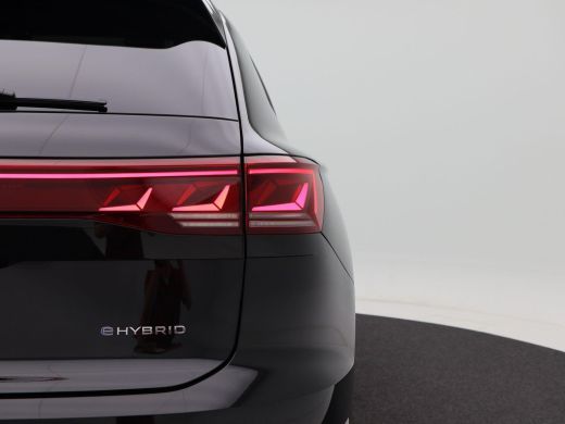 Volkswagen Touareg 3.0 TSi eHybrid 463 Pk 4MOTION R-Line | 360° Camera | Full LED | Trekhaak | Panoramadak | DynAudi... ActivLease financial lease