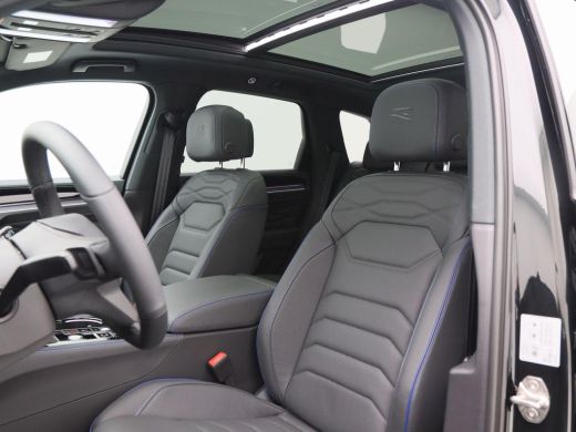Volkswagen Touareg 3.0 TSi eHybrid 463 Pk 4MOTION R-Line | 360° Camera | Full LED | Trekhaak | Panoramadak | DynAudi... ActivLease financial lease