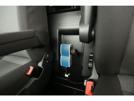 Volkswagen Transporter 2.0 TDI L2H1 Airco Parkeersensoren Elektrpakket Trekhaak ActivLease financial lease