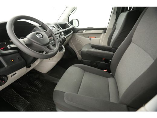 Volkswagen Transporter 2.0 TDI L2H1 Airco Parkeersensoren Elektrpakket Trekhaak ActivLease financial lease
