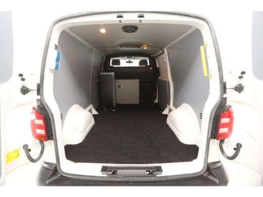 Volkswagen Transporter 2.0 TDI L2H1 Airco Parkeersensoren Elektrpakket Trekhaak ActivLease financial lease