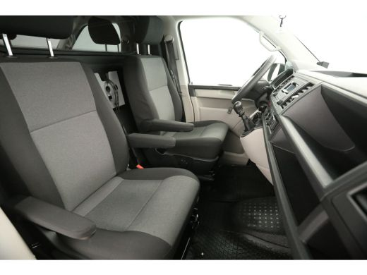 Volkswagen Transporter 2.0 TDI L2H1 Airco Parkeersensoren Elektrpakket Trekhaak ActivLease financial lease