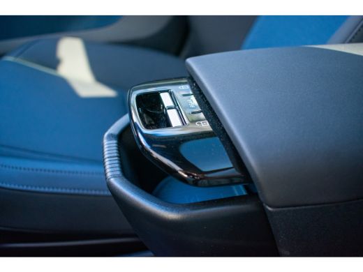 Volvo  EX30 Single Motor Extended Range Ultra 69 kWh -Pano-Stuur/stoel verw-ACC-H/K- ActivLease financial lease