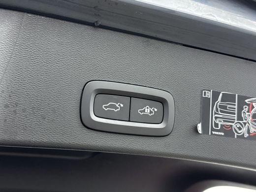Volvo  XC40 Recharge Plus | Midnight | PDC + Camera | Adaptive Cruiscontrol | Trekhaak | ActivLease financial lease