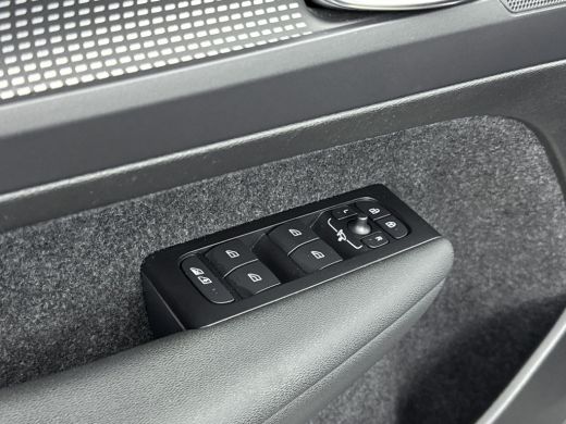 Volvo  XC40 Recharge Plus | Midnight | PDC + Camera | Adaptive Cruiscontrol | Trekhaak | ActivLease financial lease