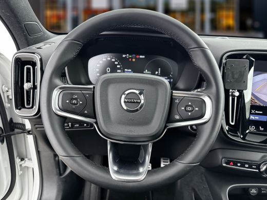 Volvo  XC40 T5 Recharge R-Design ActivLease financial lease