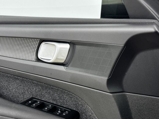 Volvo  XC40 T5 Recharge R-Design ActivLease financial lease