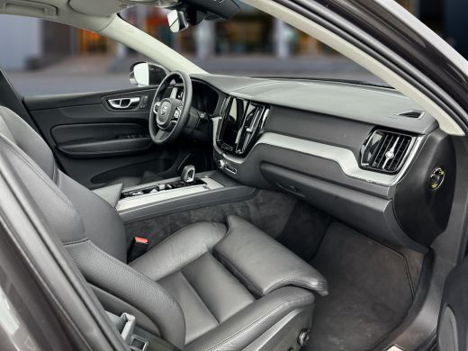 Volvo  XC60 T6 Recharge AWD Plus Bright | 19" | Panoramadak | Leder | Adaptieve cruise | Elektr. verst. stoel... ActivLease financial lease