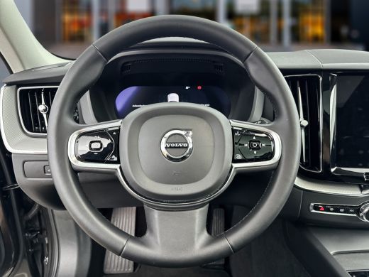 Volvo  XC60 T6 Recharge AWD Plus Bright | 19" | Panoramadak | Leder | Adaptieve cruise | Elektr. verst. stoel... ActivLease financial lease