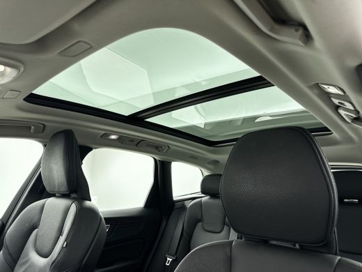 Volvo  XC60 T6 Recharge AWD Plus Bright | 19" | Panoramadak | Leder | Adaptieve cruise | Elektr. verst. stoel... ActivLease financial lease