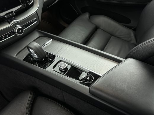 Volvo  XC60 T6 Recharge AWD Plus Bright | 19" | Panoramadak | Leder | Adaptieve cruise | Elektr. verst. stoel... ActivLease financial lease
