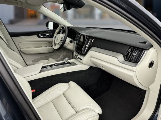 Volvo  XC60 T8 Recharge AWD Plus Dark | 21" | Luchtvering | Geventileerd Nappa Leder | 360 Camera | Trekhaak ... ActivLease financial lease