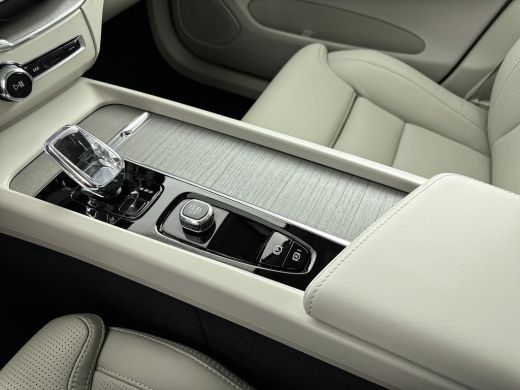 Volvo  XC60 T8 Recharge AWD Plus Dark | 21" | Luchtvering | Geventileerd Nappa Leder | 360 Camera | Trekhaak ... ActivLease financial lease