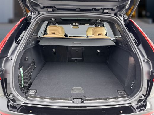 Volvo  XC60 T8 Recharge AWD Plus Dark | 21" | Luchtvering | Geventileerd Nappa Leder | 360 Camera | Trekhaak ... ActivLease financial lease