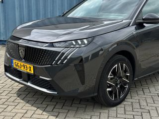 Peugeot 3008 1.2 Hybrid 136 GT Donkergrijze GT | Camera 360 graden | NAVI Fullscreen | Airco AUTO | Apple Carp...