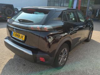 Peugeot e-2008 EV Active Pack 50 kWh 3 Fase | 3D Navigatie | Achteruitrijcamera | Full-LED | Climate Control | V...