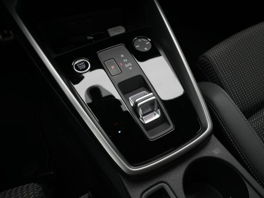 Audi A3 Limousine 35 TFSI 150pk S-Tronic S-Line edition Panorama Navigatie Acc Led 22 ActivLease financial lease