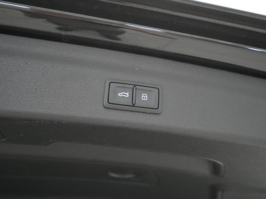 Audi Q3 35 TFSI 150 pk S-Tronic Advanced edition Navi, Camera, Sportstoelen, Led 40 ActivLease financial lease