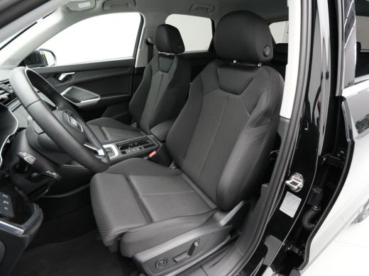Audi Q3 35 TFSI 150 pk S-Tronic Advanced edition Navi, Camera, Sportstoelen, Led 40 ActivLease financial lease
