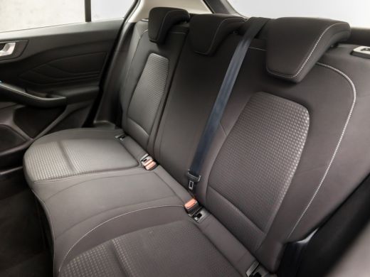 Ford Focus 1.0 EcoBoost Business Sport (GROOT NAVI, APPLE CARPLAY, CAMERA, CLIMATE, SPORTSTOELEN, LM VELGEN,... ActivLease financial lease