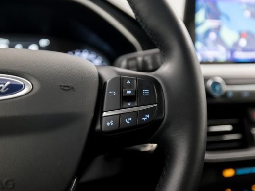 Ford Focus 1.0 EcoBoost Business Sport (GROOT NAVI, APPLE CARPLAY, CAMERA, CLIMATE, SPORTSTOELEN, LM VELGEN,... ActivLease financial lease