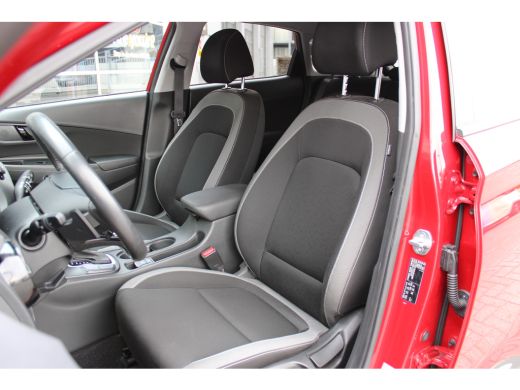 Hyundai Kona 1.6 GDI HEV Fashion | Automaat | Trekhaak | Dodehoek detectie | Parkeersensoren | Navigatie | Ach... ActivLease financial lease