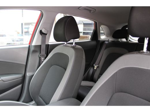 Hyundai Kona 1.6 GDI HEV Fashion | Automaat | Trekhaak | Dodehoek detectie | Parkeersensoren | Navigatie | Ach... ActivLease financial lease