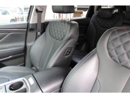 Hyundai Santa Fe 1.6 T-GDI PHEV Comfort Smart 7p. | Lederen bekleding | Parkeersensoren voor en achter | Stoelverw... ActivLease financial lease