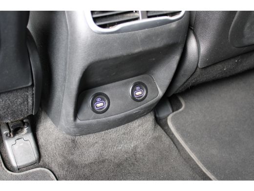 Hyundai Santa Fe 1.6 T-GDI PHEV Comfort Smart 7p. | Lederen bekleding | Parkeersensoren voor en achter | Stoelverw... ActivLease financial lease