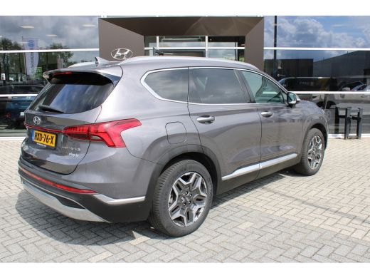 Hyundai Santa Fe 1.6 T-GDI PHEV Comfort Smart 7p. | Lederen bekleding | Parkeersensoren voor en achter | Stoelverw... ActivLease financial lease