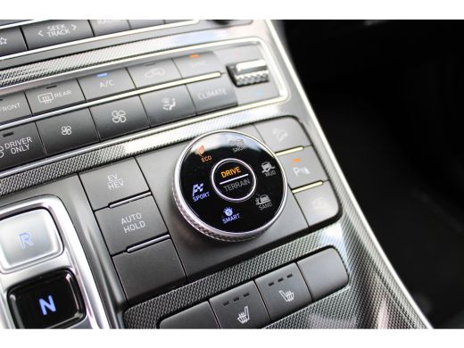 Hyundai Santa Fe 1.6 T-GDI PHEV Comfort Smart 7p. | Lederen bekleding | Parkeersensoren voor en achter | Stoelverw... ActivLease financial lease