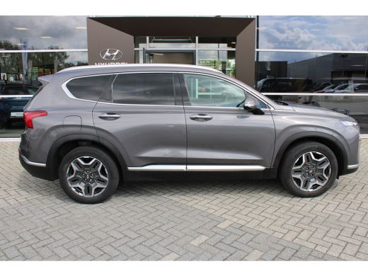 Hyundai Santa Fe 1.6 T-GDI PHEV Comfort Smart 7p. | Lederen bekleding | Parkeersensoren voor en achter | Stoelverw... ActivLease financial lease