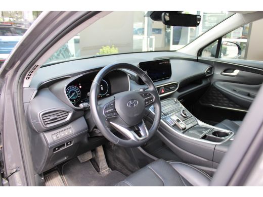 Hyundai Santa Fe 1.6 T-GDI PHEV Comfort Smart 7p. | Lederen bekleding | Parkeersensoren voor en achter | Stoelverw... ActivLease financial lease