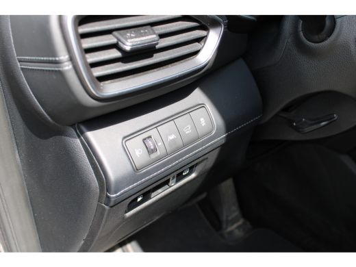 Hyundai Santa Fe 1.6 T-GDI PHEV Comfort Smart 7p. | Lederen bekleding | Parkeersensoren voor en achter | Stoelverw... ActivLease financial lease