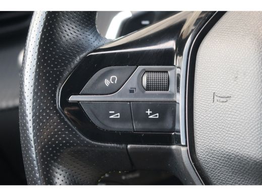 Peugeot 208 1.2 GT | Camera | Keyless | Navi | Carplay | Clima | Cruise | DAB | PDC | | Camera | Keyless | Na... ActivLease financial lease