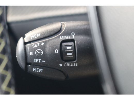 Peugeot 208 1.2 GT | Camera | Keyless | Navi | Carplay | Clima | Cruise | DAB | PDC | | Camera | Keyless | Na... ActivLease financial lease