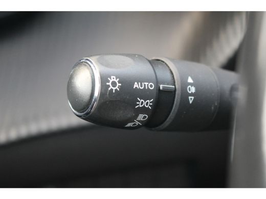Peugeot 208 1.2 GT | Camera | Keyless | Navi | Carplay | Clima | Cruise | DAB | PDC | | Camera | Keyless | Na... ActivLease financial lease