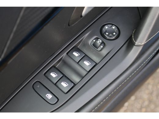 Peugeot 208 1.2 GT | Camera | Keyless | Navi | Carplay | Clima | Cruise | DAB | PDC | | Camera | Keyless | Na... ActivLease financial lease