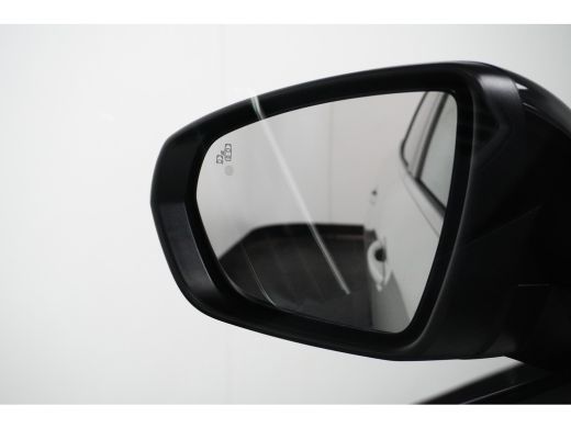 Peugeot 3008 1.6 HYbrid 225 Blue Lease Allure | Airco | Cruise | Camera | Pdc v&a | Dode-hoek detectie | E-kof... ActivLease financial lease