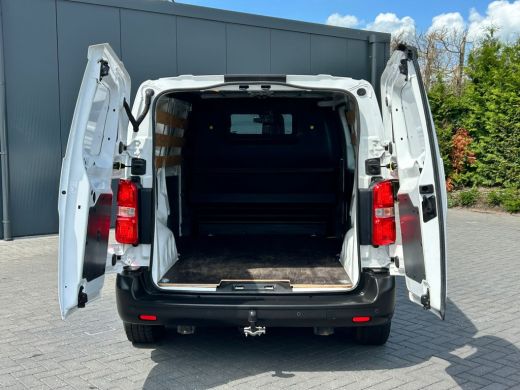 Peugeot Expert 1.5 BlueHDI 102 PK / 1e EIG / 3-ZITS / L2H1 / TREKHAAK / AIRCO / CRUISE / NAVI / SCHUIFDEUR ActivLease financial lease