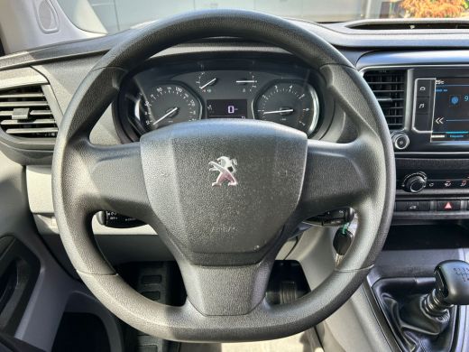 Peugeot Expert 1.5 BlueHDI 102 PK / 1e EIG / 3-ZITS / L2H1 / TREKHAAK / AIRCO / CRUISE / NAVI / SCHUIFDEUR ActivLease financial lease