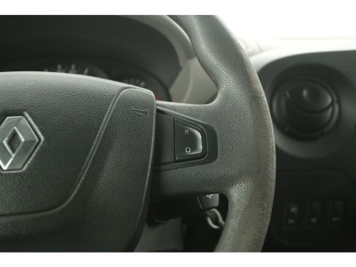 Renault Master T35 2.3 dCi 146PK L2H2 | Airco | 2xSchuifdeur | 3-Zits | Trekh. | Cruise | Camera | Parkeersens. ActivLease financial lease
